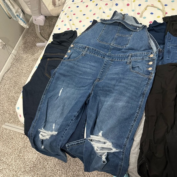 Maternity jeans size large - Picture 4 of 4